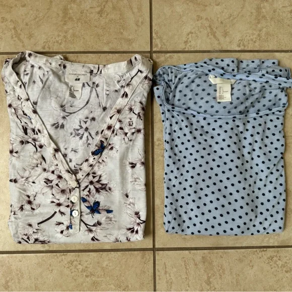 Bundle of 2 H&M Flutter Sleeve Tees - Picture 1 of 9